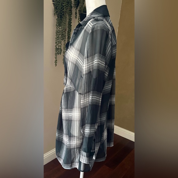 Torrid Green Plaid Chiffon twisted knot long sleeve top size 0/ Large / 12 - Picture 2 of 7